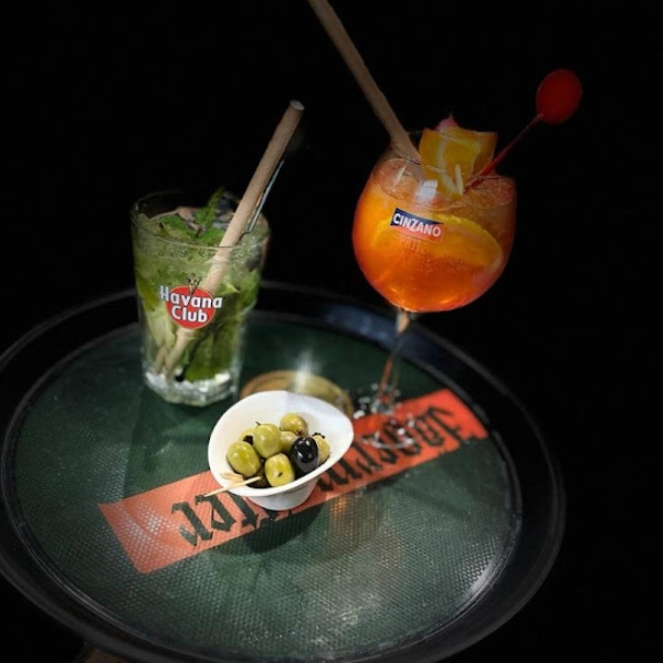 Les Boissons - Cocktail Fronton - Mocktail fronton - Vin Fronton - Cave à Vin Fronton - Conti Fronton - Restaurant Fronton - restaurant FRONTON